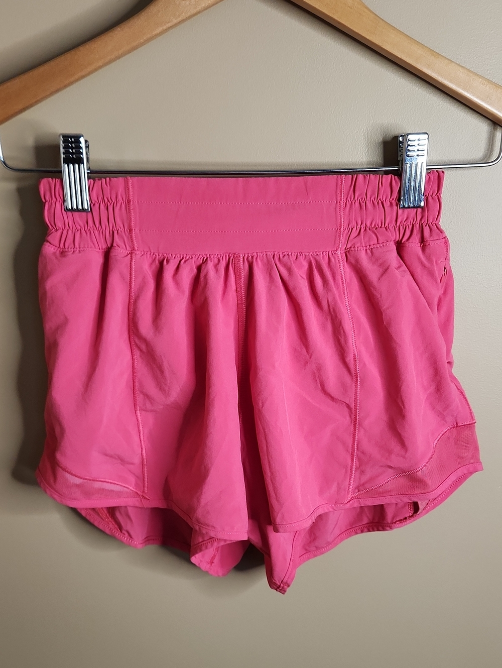 Lululemon Hotty Hot Short *High-Rise Long 4" in Pink/Red. #W7AW8T